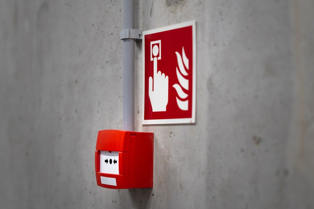 Sistema De Alarme De Incendio Pronto Para Ser Acionado v2WdGv6n_mc